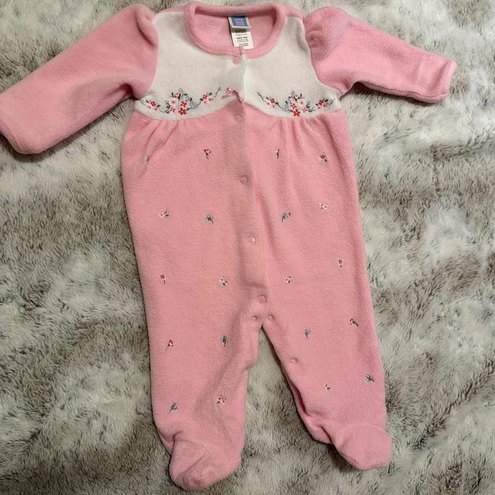 Vintage little me embroidered one piece size 9 months